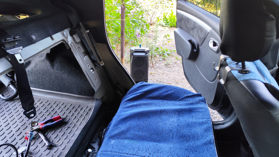 Фото в бортжурнале Renault Logan (1G)