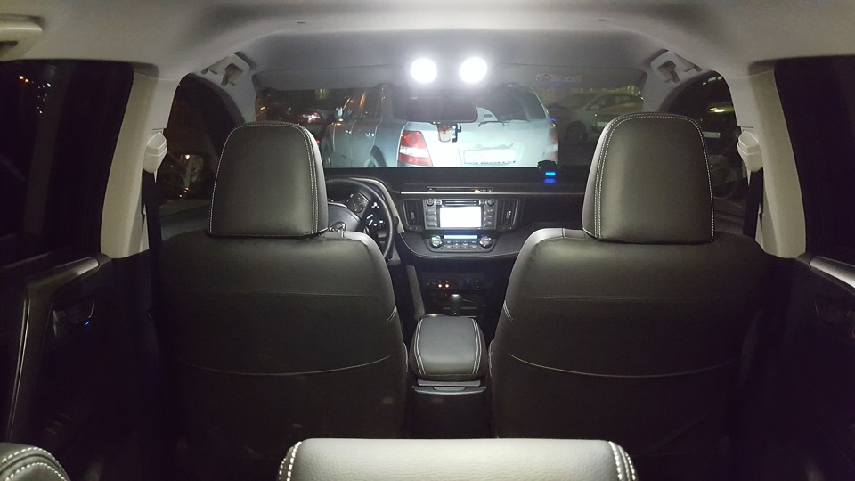 Фото в бортжурнале Toyota RAV4 (IV)