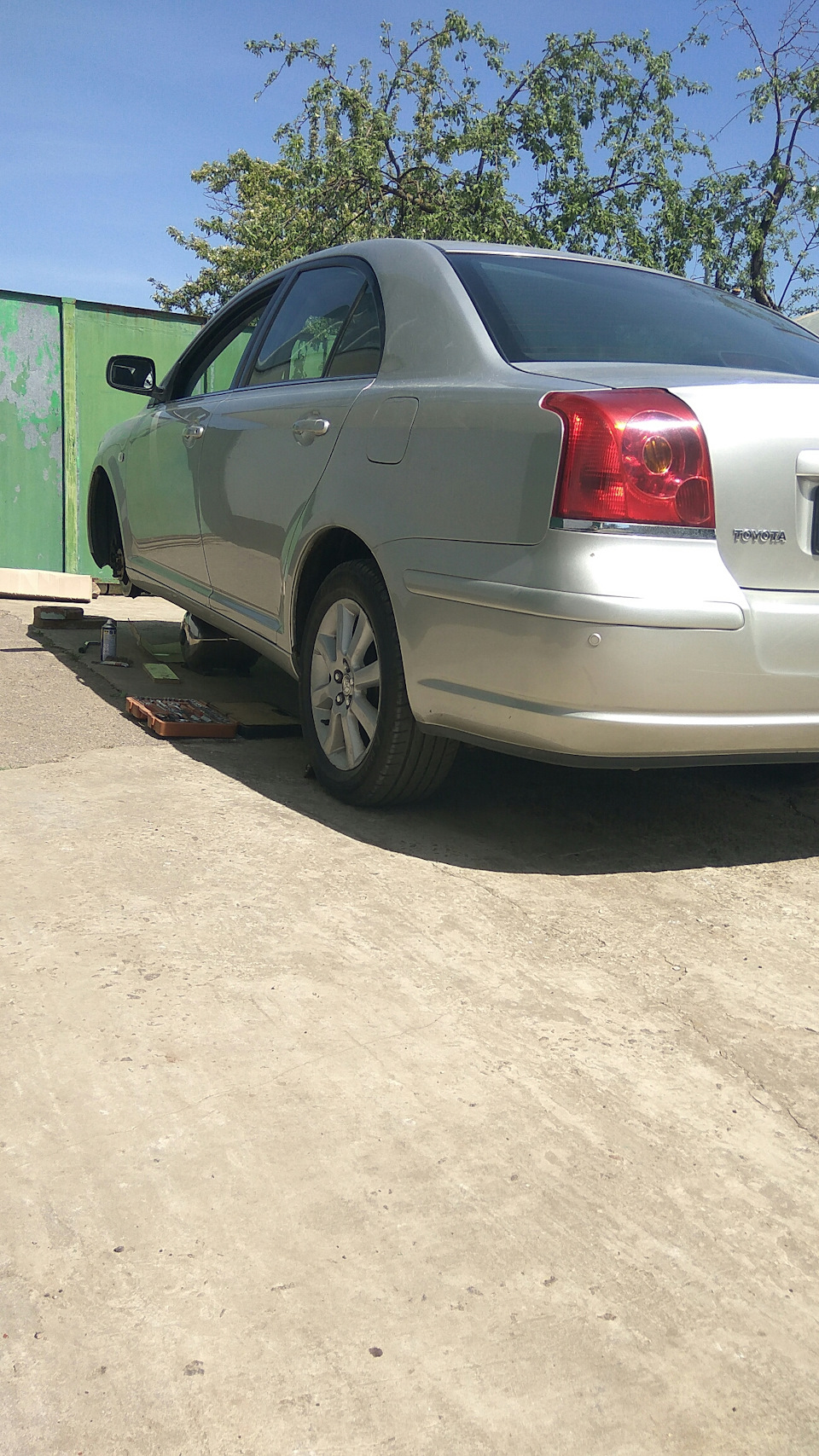 Фото в бортжурнале Toyota Avensis II