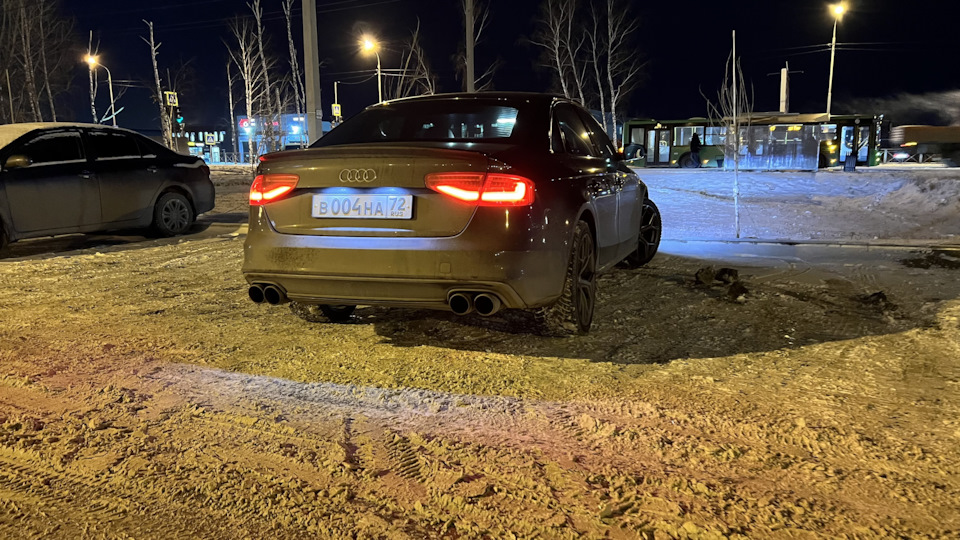 Ближе — Audi A4 (B8)