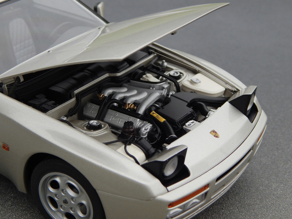 Porsche 944 turbo, 1985 (1/18 AUTOart) — Сообщество «Масштабные