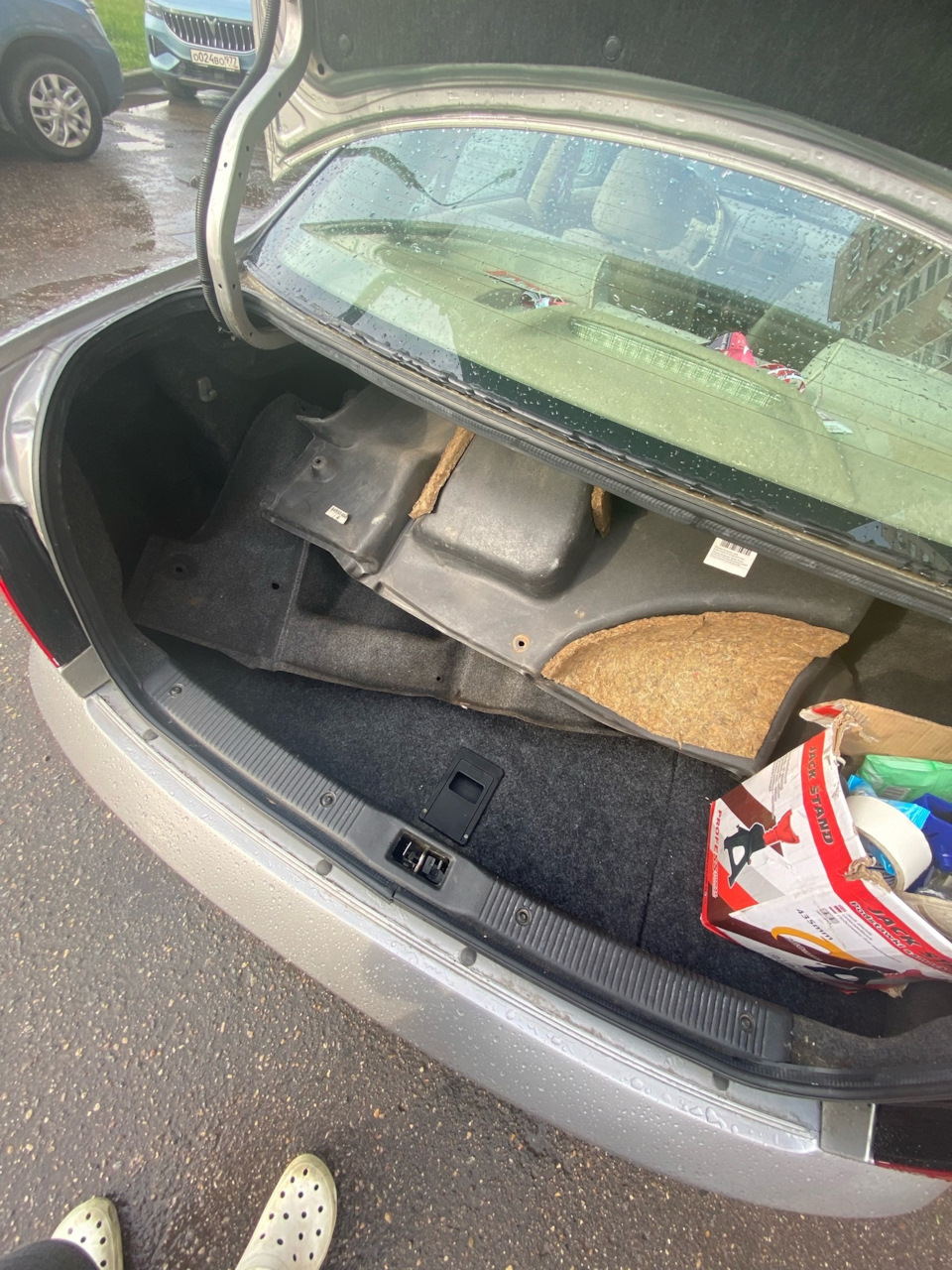 прикупил нулячие обшивки — Nissan Almera II (N16)