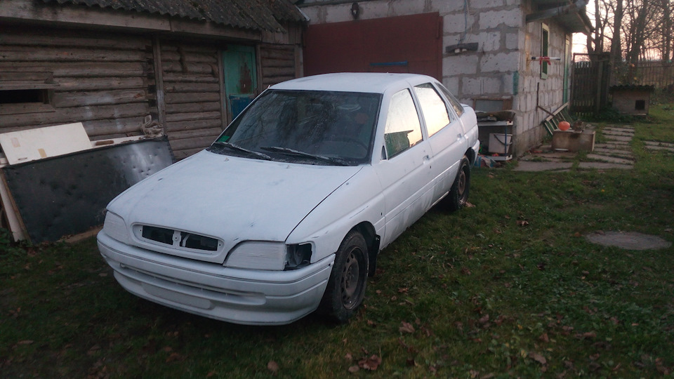 последняя мойка перед обклейкой — Ford Escort Mk5