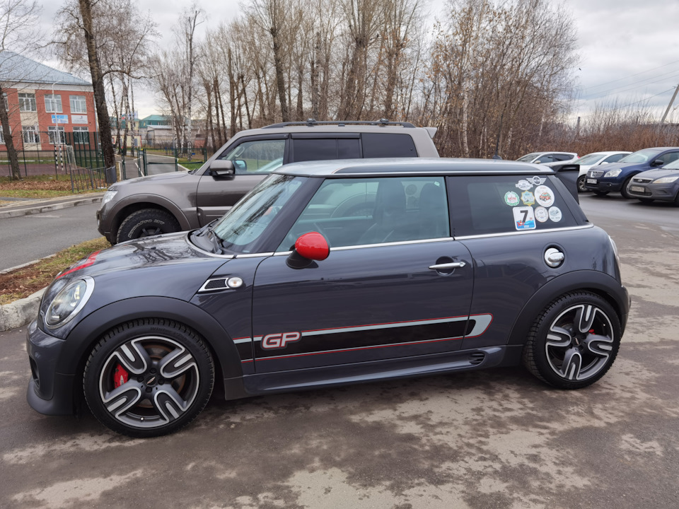 Ракурс два — MINI John Cooper Works GP (R56)