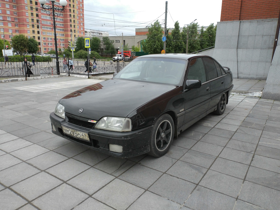 Фото в бортжурнале Opel Omega A. Запчасти на фото: 4295043