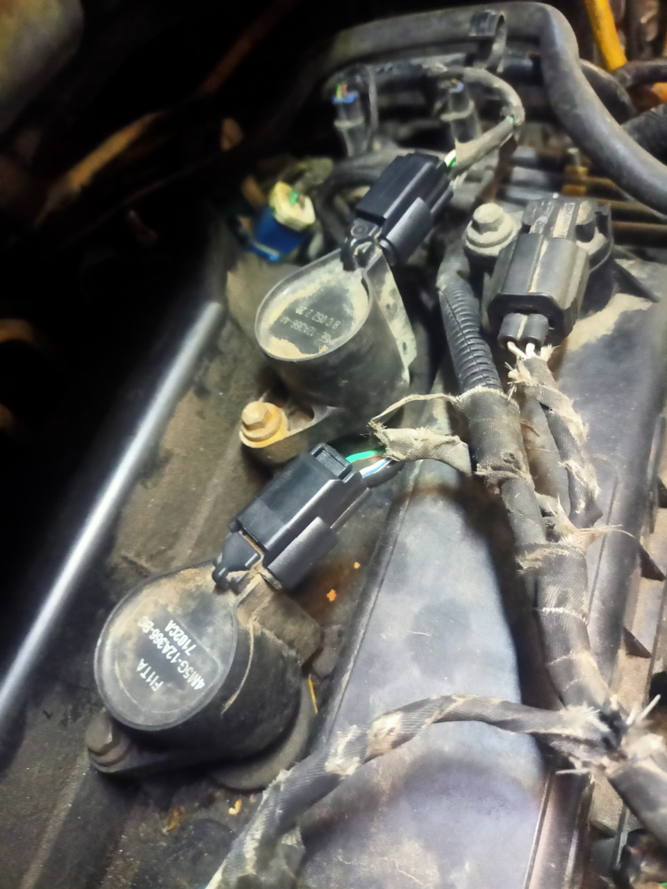 На катушках готово — Ford C-Max I. Запчасти на фото: 4M5G12A366BO, BC0522