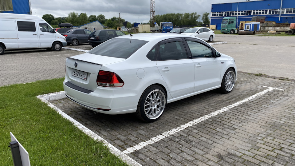 Volkswagen Polo Sedan Zephyr