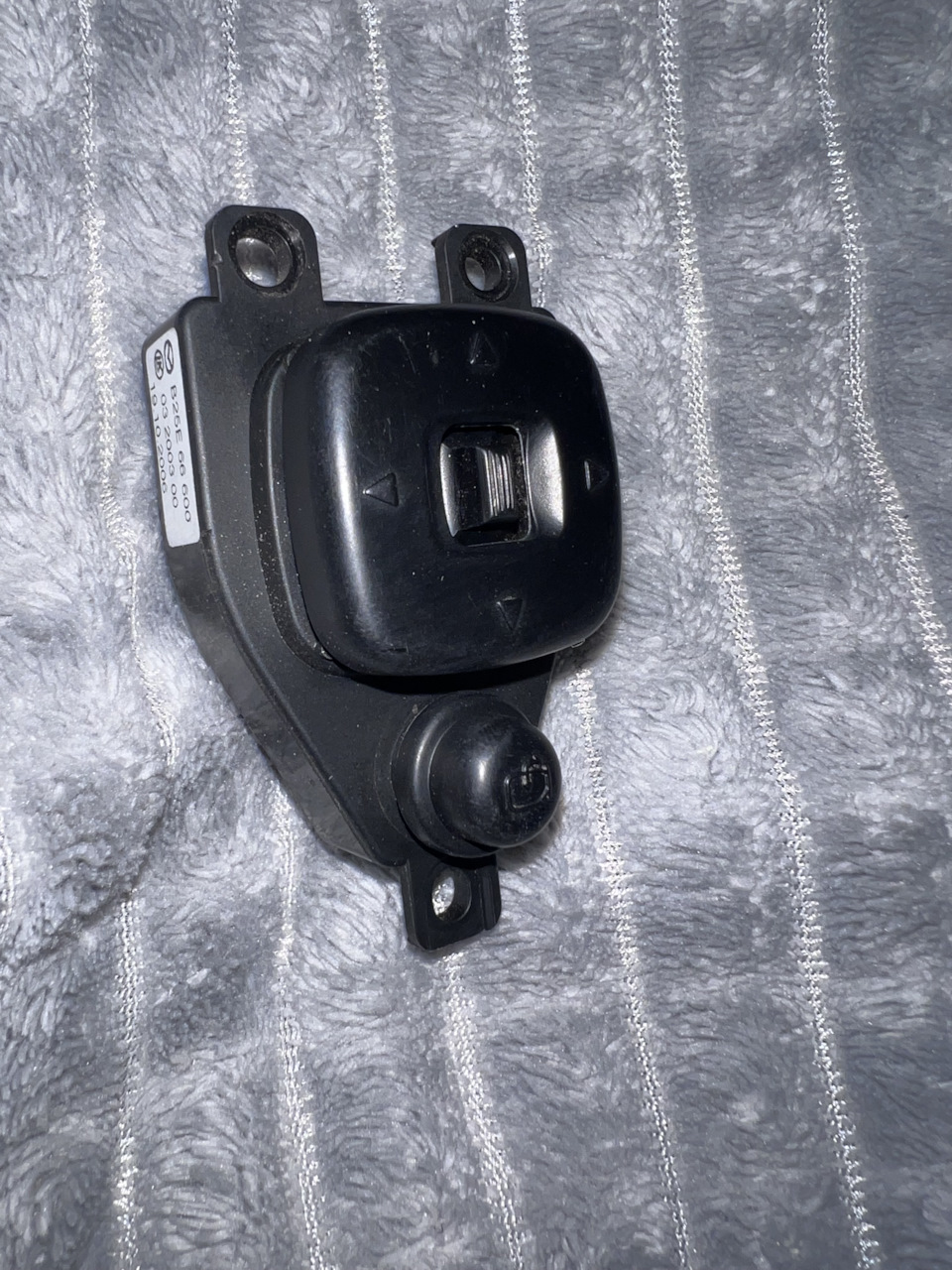 Кнопка обошлась в 800₽ — Mazda 3 (1G) BK