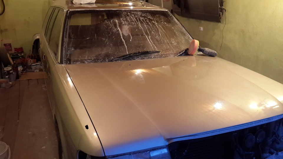 Вот так смог своими силами и 30 литровым компрессором в гараже покрасить — Toyota Crown Wagon (S130)