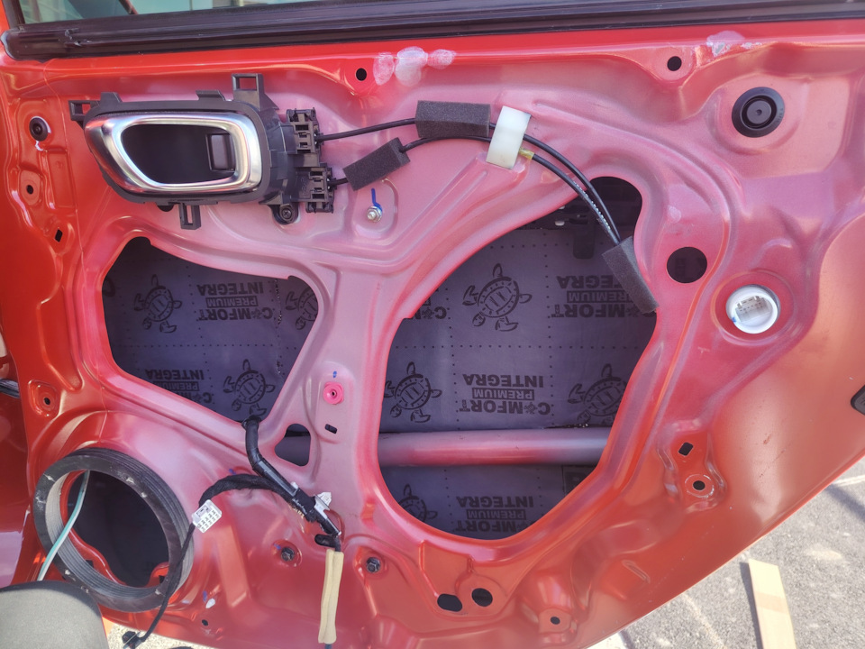 Второй слой. Шумоизоляция ComfortMat Integra — Honda Civic 4D (11G)