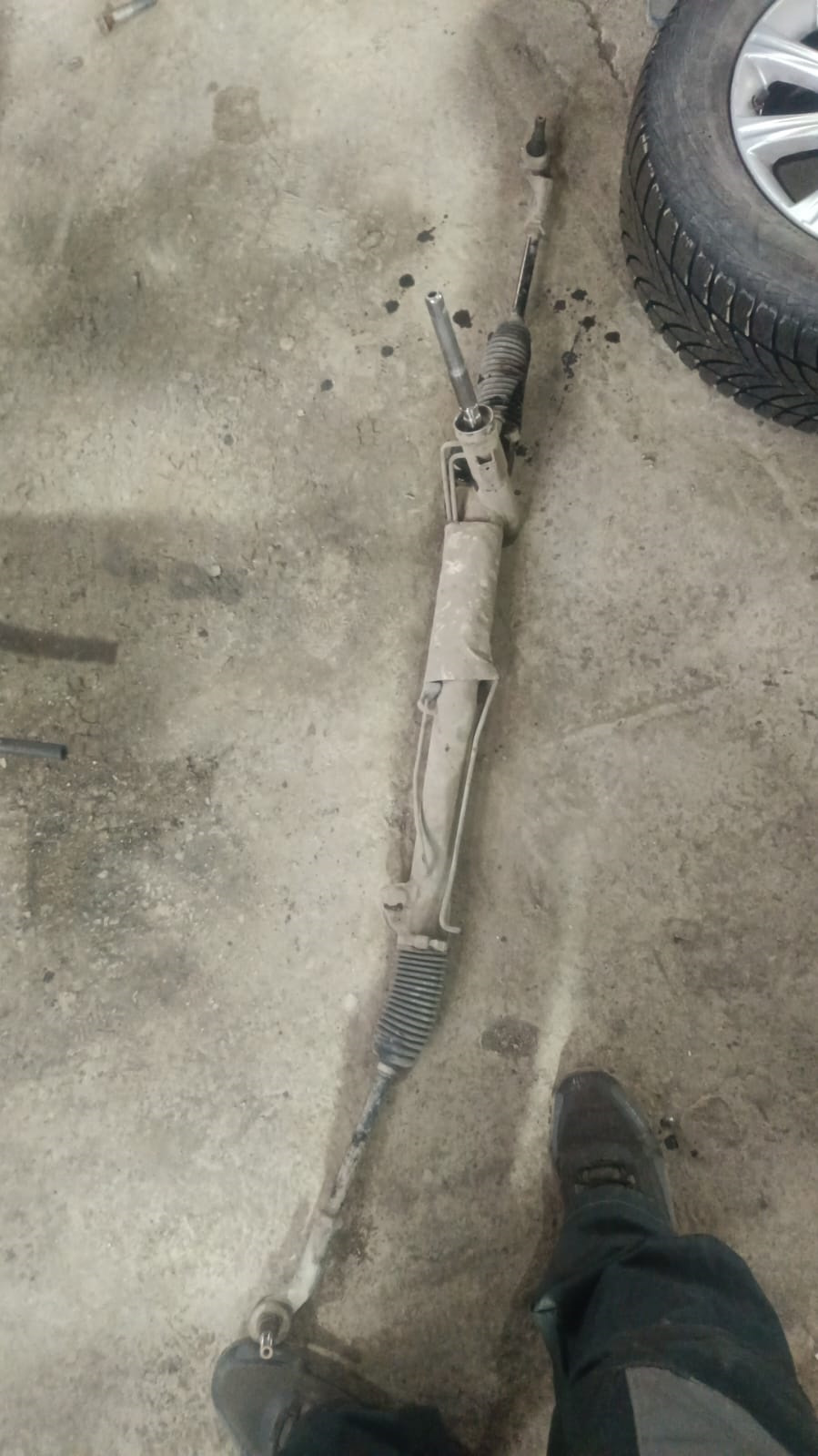 на полу — Ford Mondeo IV
