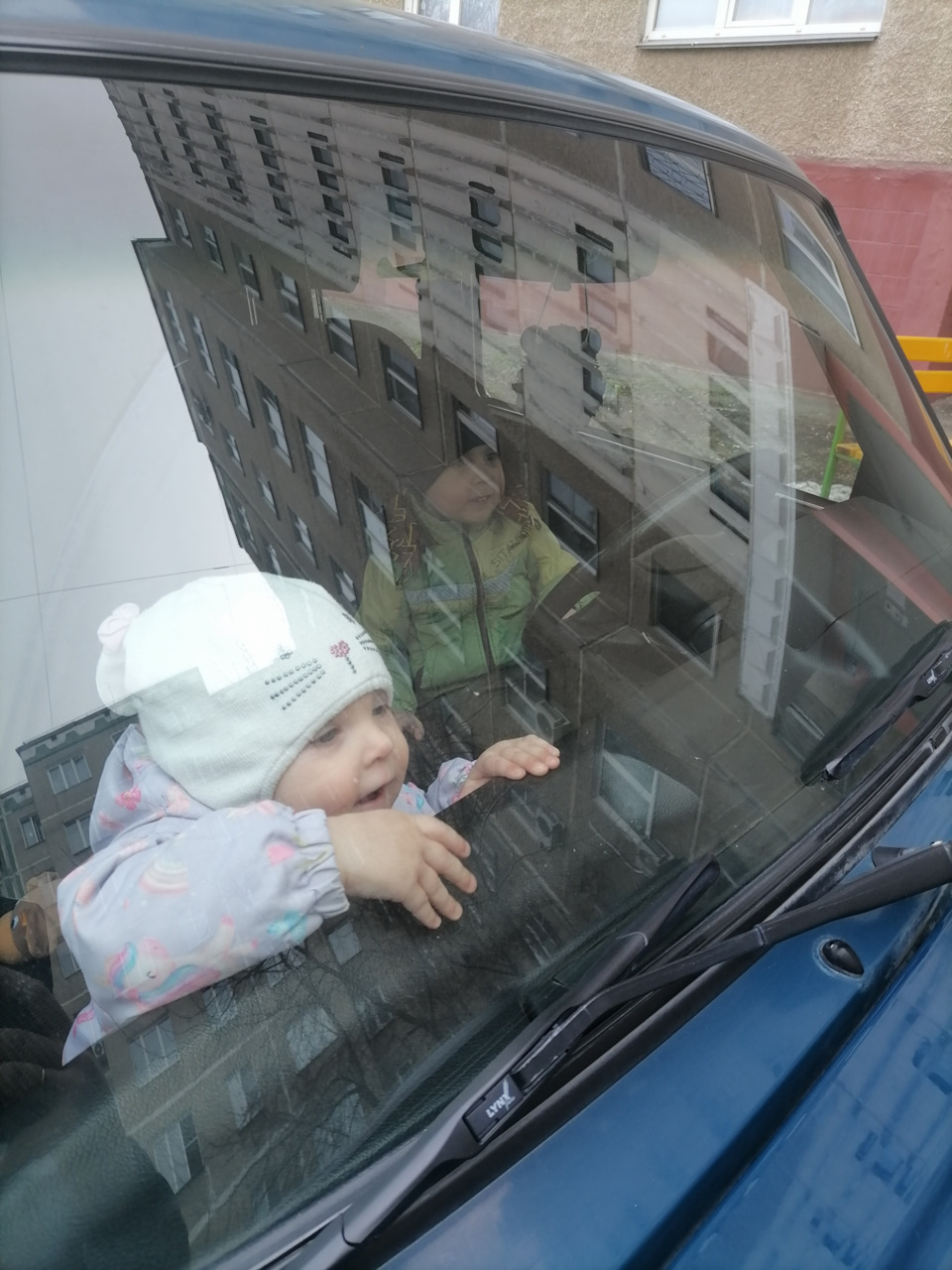 Человеки довольны — Lada 2329