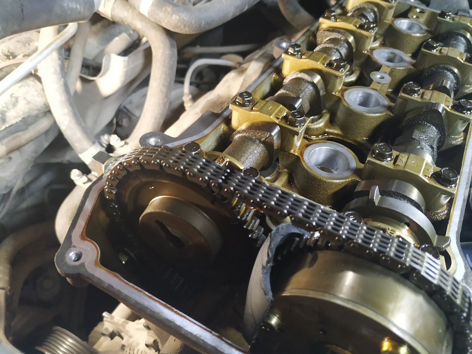 Откручиваем болт — Mazda 3 (2G) BL