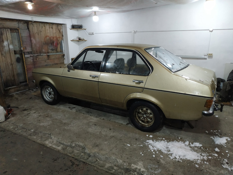 Фото в бортжурнале Ford Escort Mk2