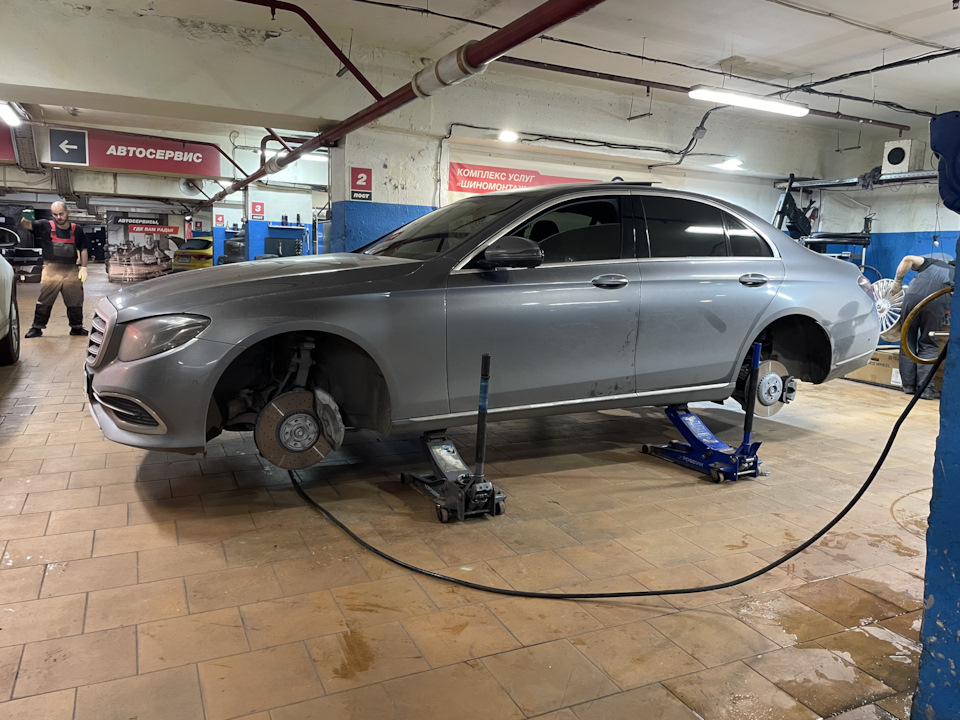 Фото в бортжурнале Mercedes-Benz E-Class (W213)