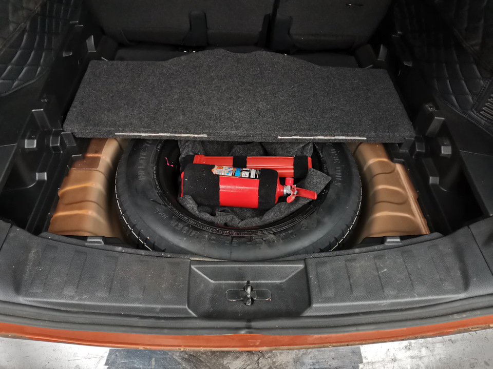 И вот полочка на месте в приоткрытом состоянии — Nissan X-Trail III (t32)