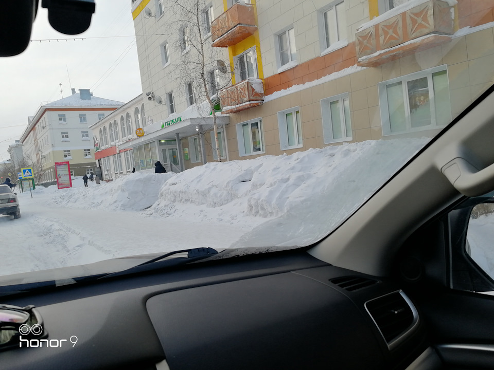 …правая…всё видно!)) — Mitsubishi Pajero Sport (3G)