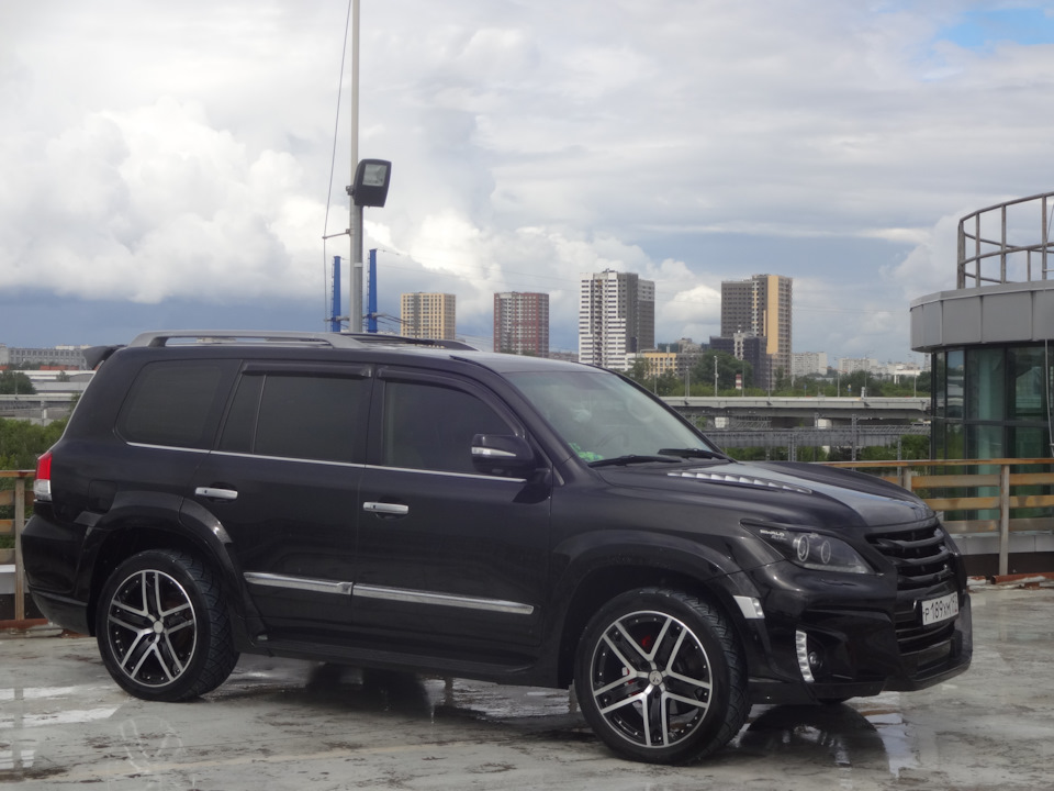 Фото в бортжурнале Lexus LX (URJ200/URJ201)