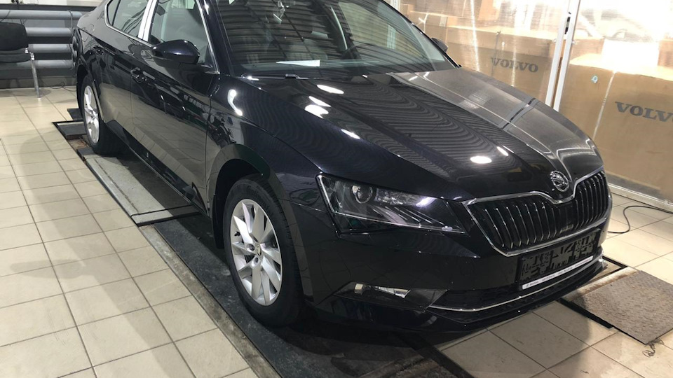 Skoda Superb 1.8 МТ