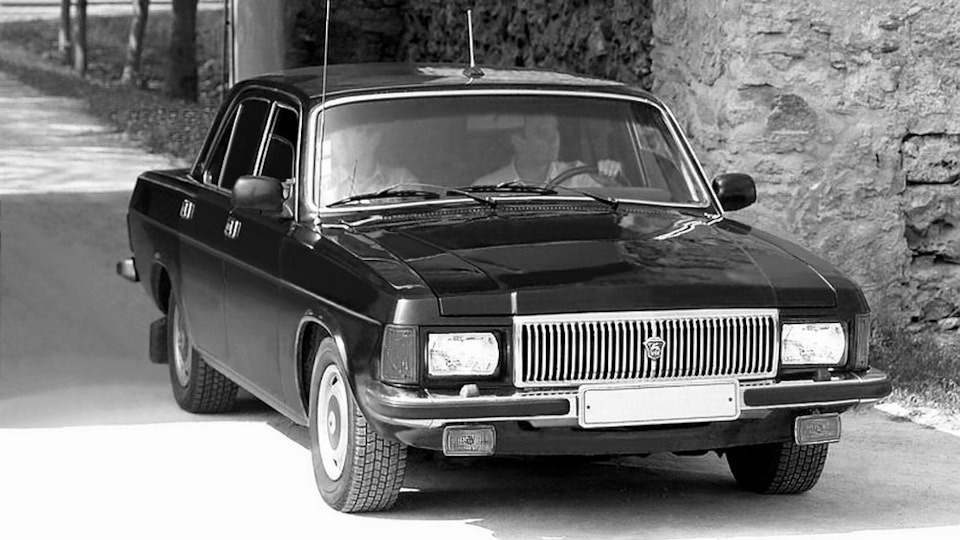 Существовала и спецверсия ГАЗ-31013 — доганялка с двигателем V8 от Чайки — ГАЗ 3102