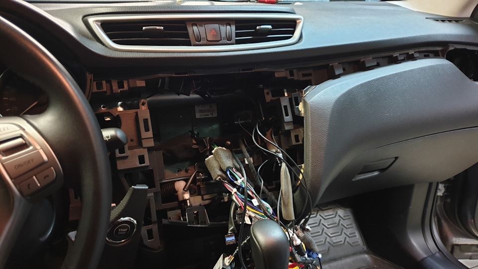 Фото в бортжурнале Nissan Qashqai (2G)