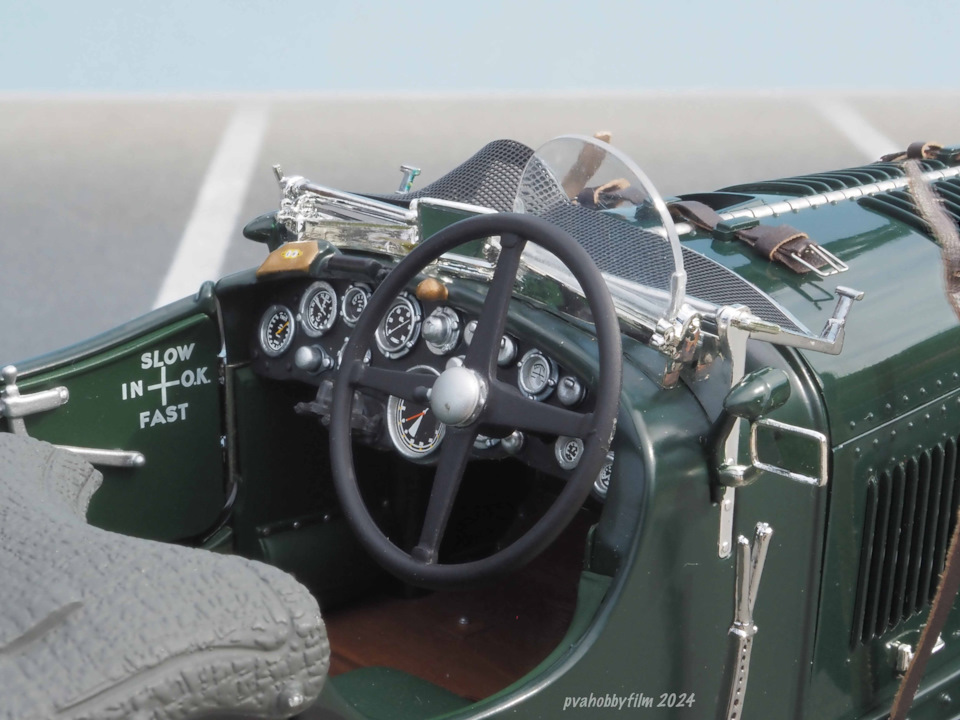 1/18 Bentley Blower 4.5 Litre Le Mans, 1930 (Minichamps #100