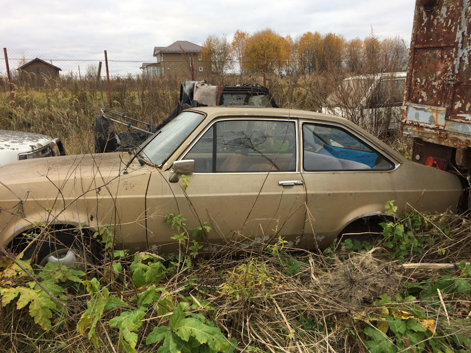 Фото в бортжурнале Ford Escort Mk2