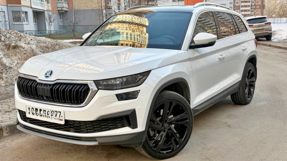 Skoda Kodiaq FL 2.0 Белый Айсберг