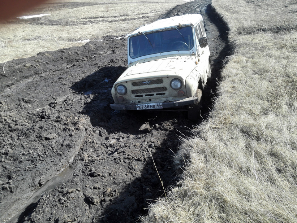 и УАЗ застрял. — Lada Niva Travel