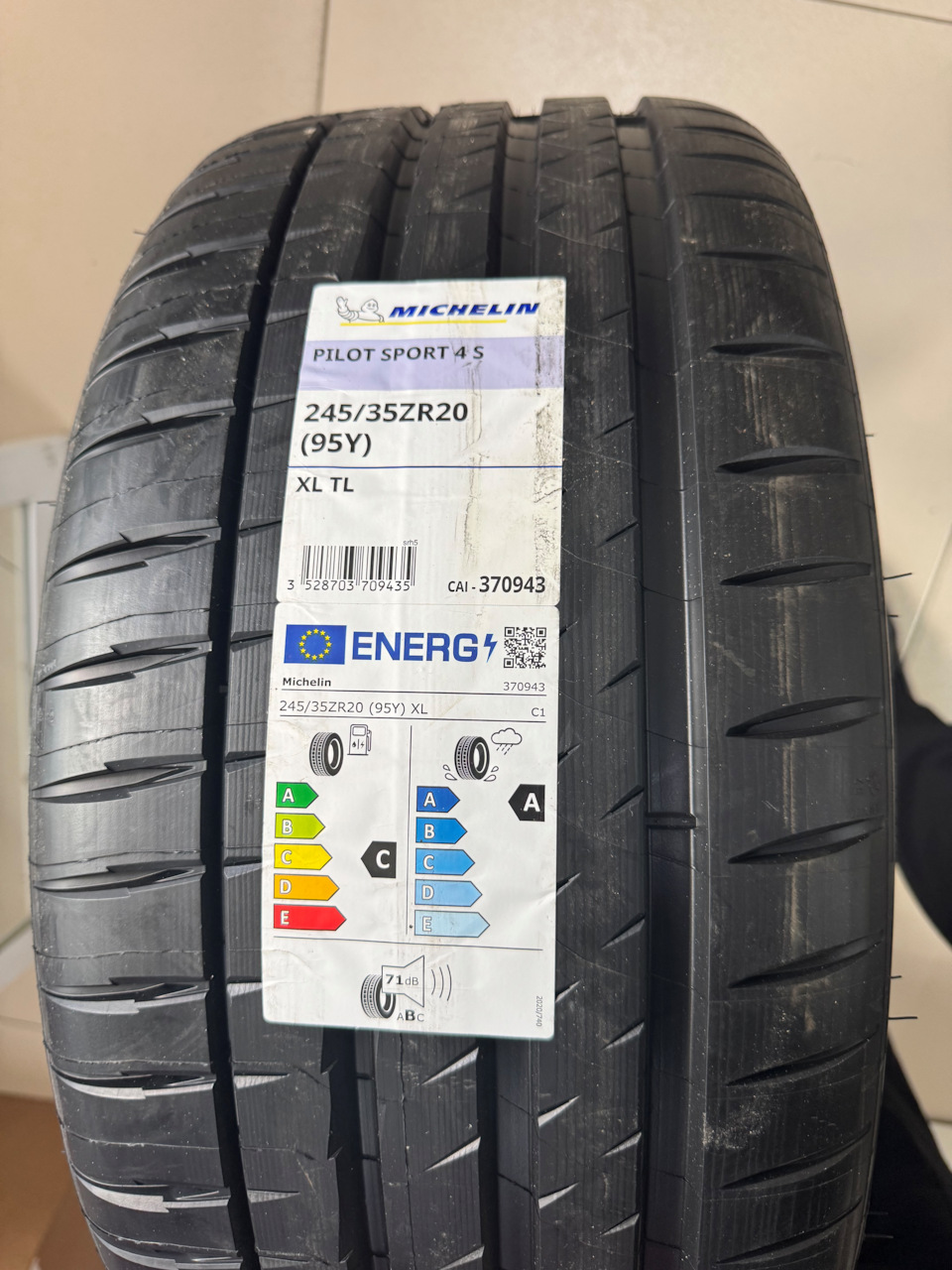 Фото в бортжурнале BMW 5 series (G30). Запчасти на фото: 528703, Michelin Pilot Sport PS4 S