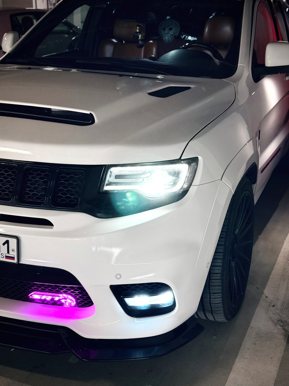 На стильке — Jeep Grand Cherokee SRT-8 (WK2)
