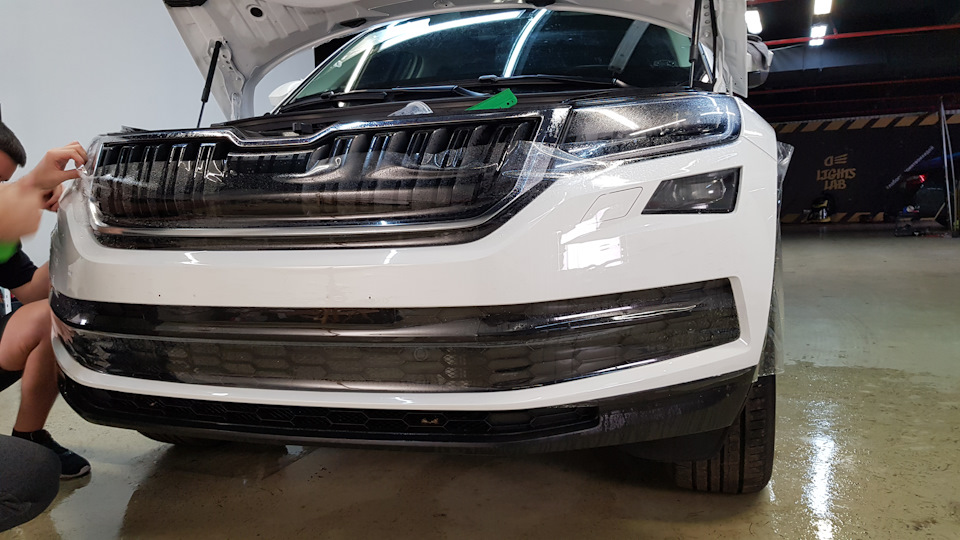 Накинули плёнку на бампер — Skoda Kodiaq (1G)