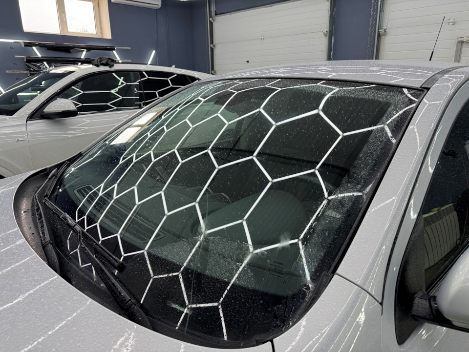 Лобовое 70% — Nissan Qashqai (1G)