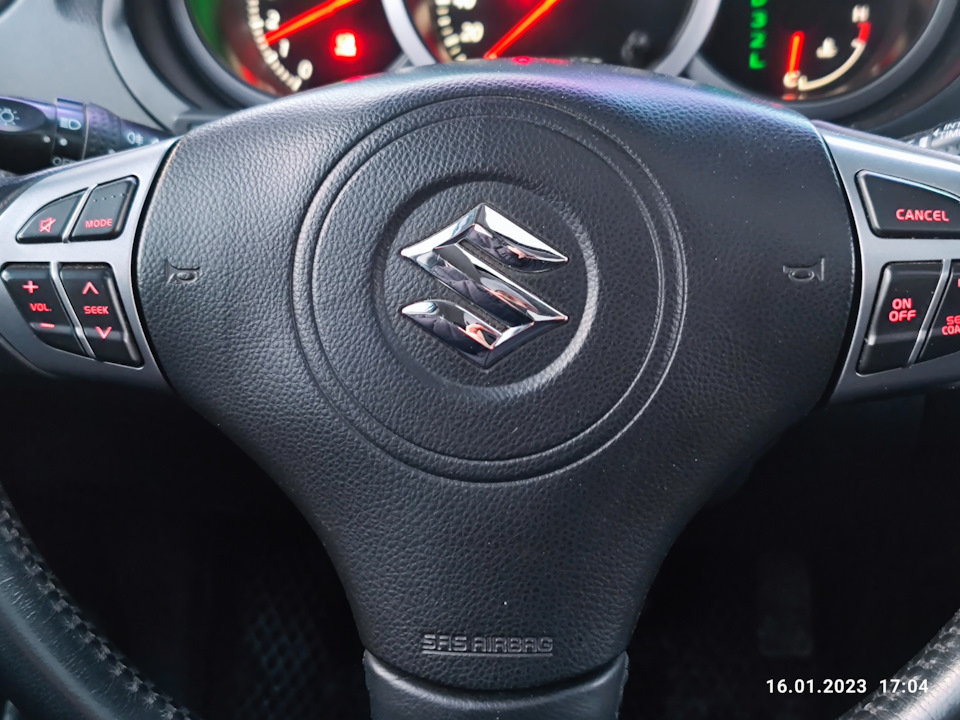 С новой крышкой. — Suzuki Grand Vitara (2G)