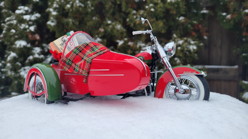 Harley Davidson motorcycle 2002 Christmas edition Franklin Mint 1