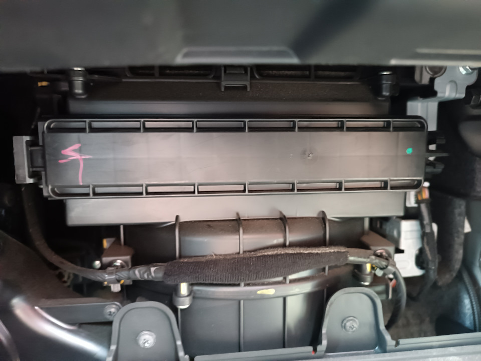 24 — Hyundai Creta (1G)
