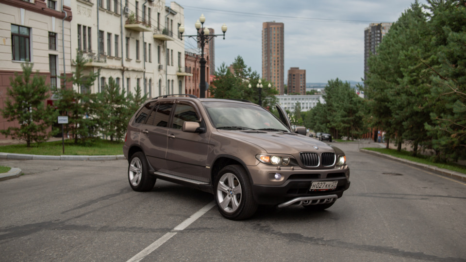 BMW X5 Kalaharibeige metallic