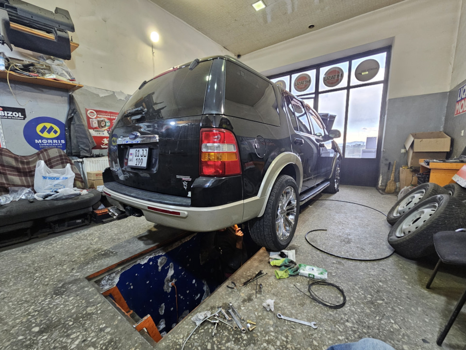 Фото в бортжурнале Ford Explorer (4G)