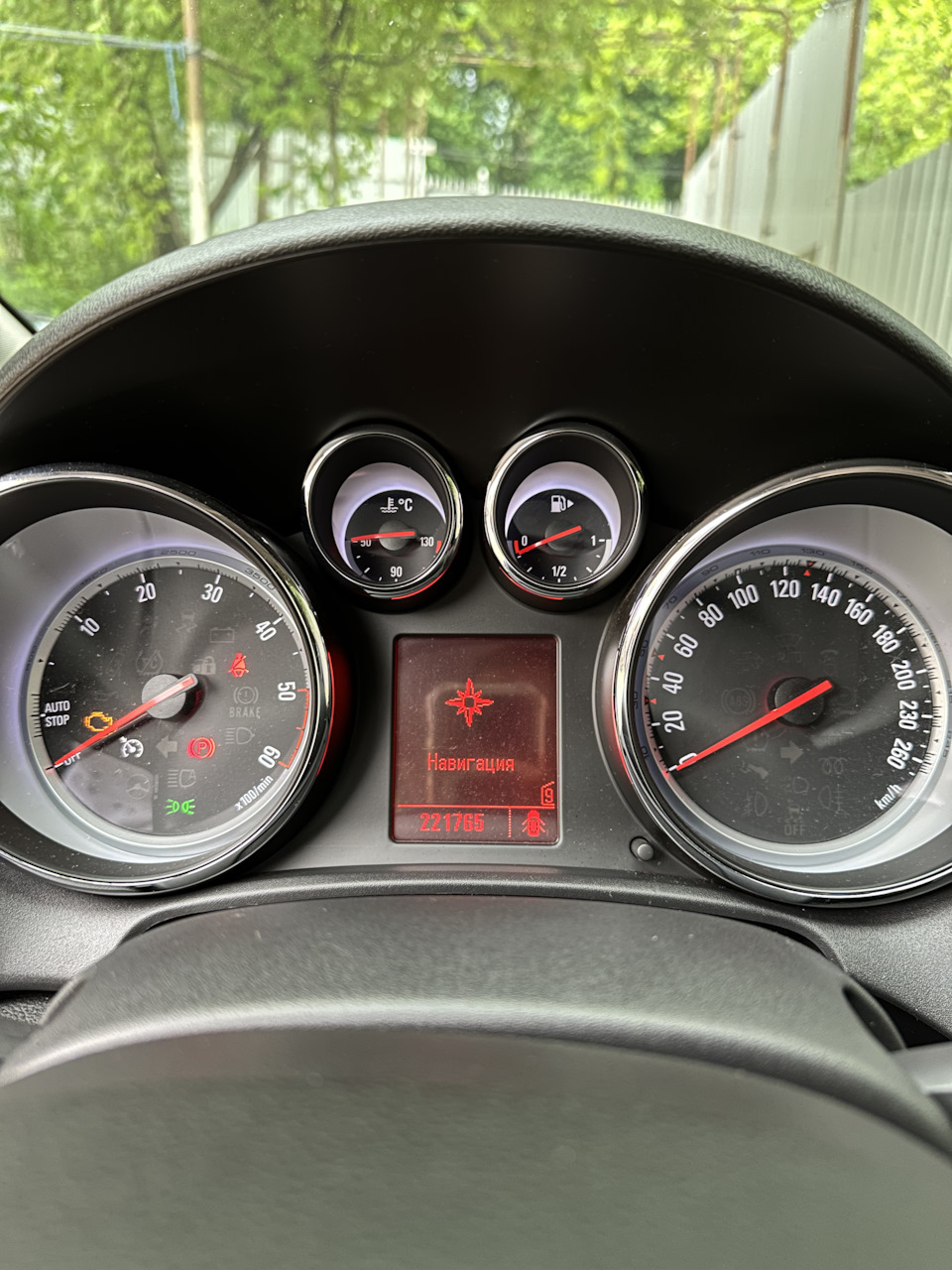 Фото в бортжурнале Opel Astra J. Запчасти на фото: 9020230