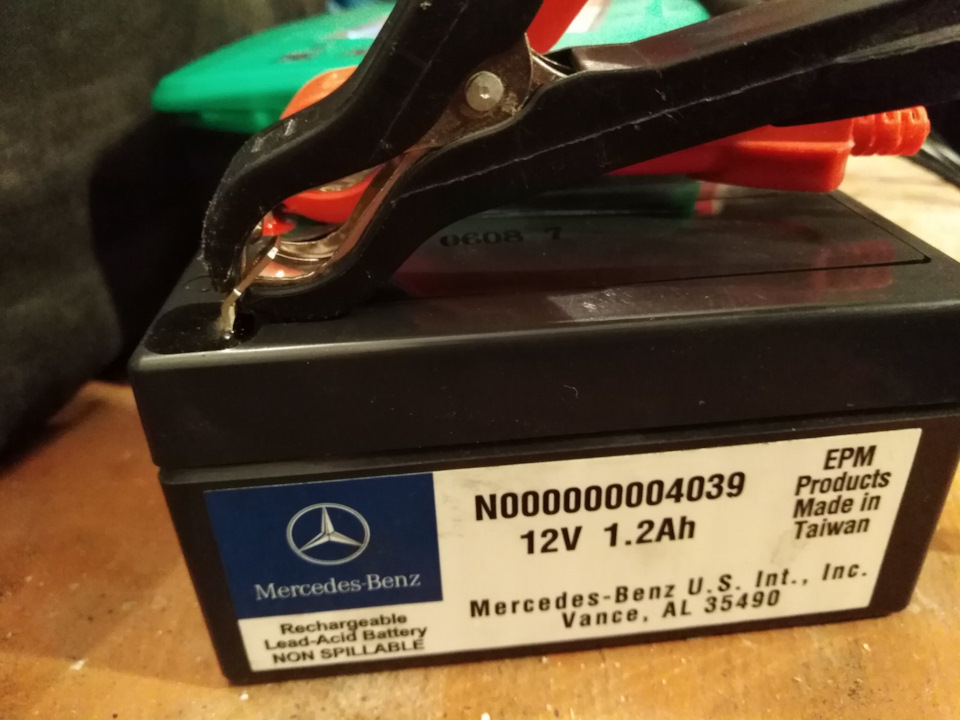 Фото в бортжурнале Mercedes-Benz E-Class (W212). Запчасти на фото: N000000004039