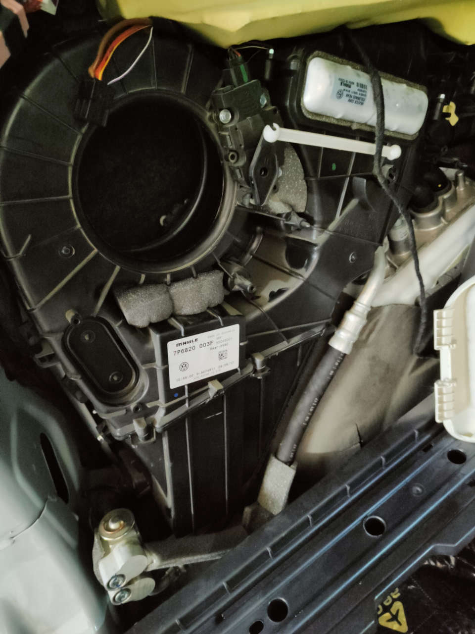В разобранном виде — Volkswagen Touareg (2G)