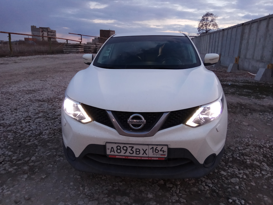 Белый ближний — Nissan Qashqai (2G)