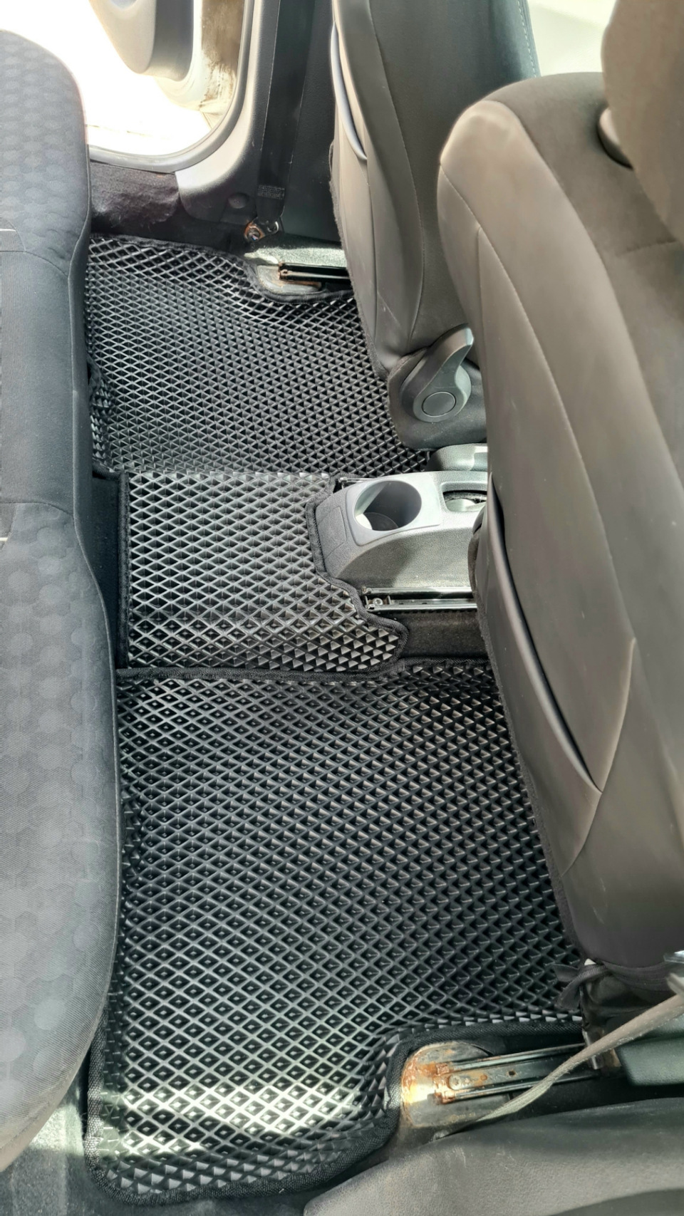 Фото в бортжурнале Renault Logan (2G)