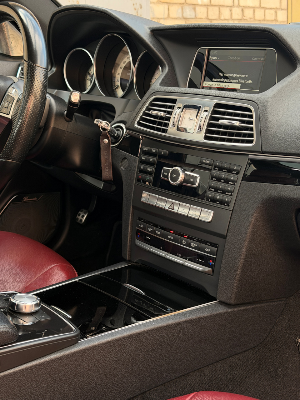 Фото в бортжурнале Mercedes-Benz E-Class Coupe (C207)