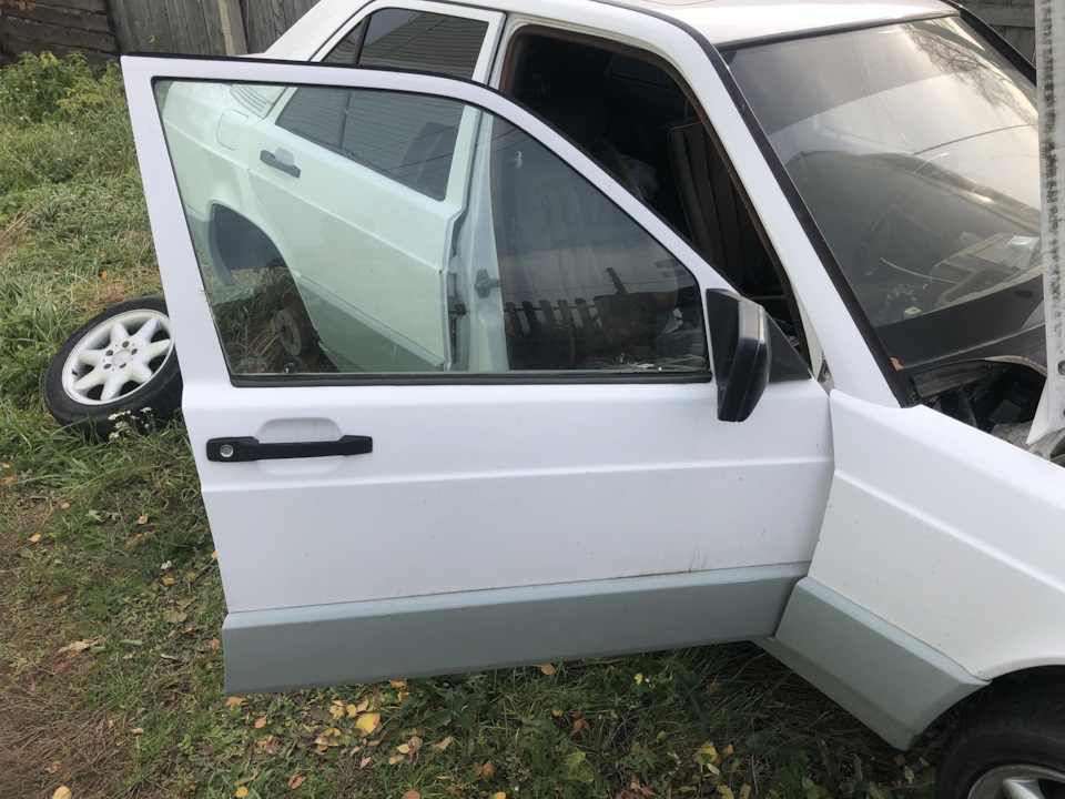 Фото в бортжурнале Mercedes-Benz 190 (W201)