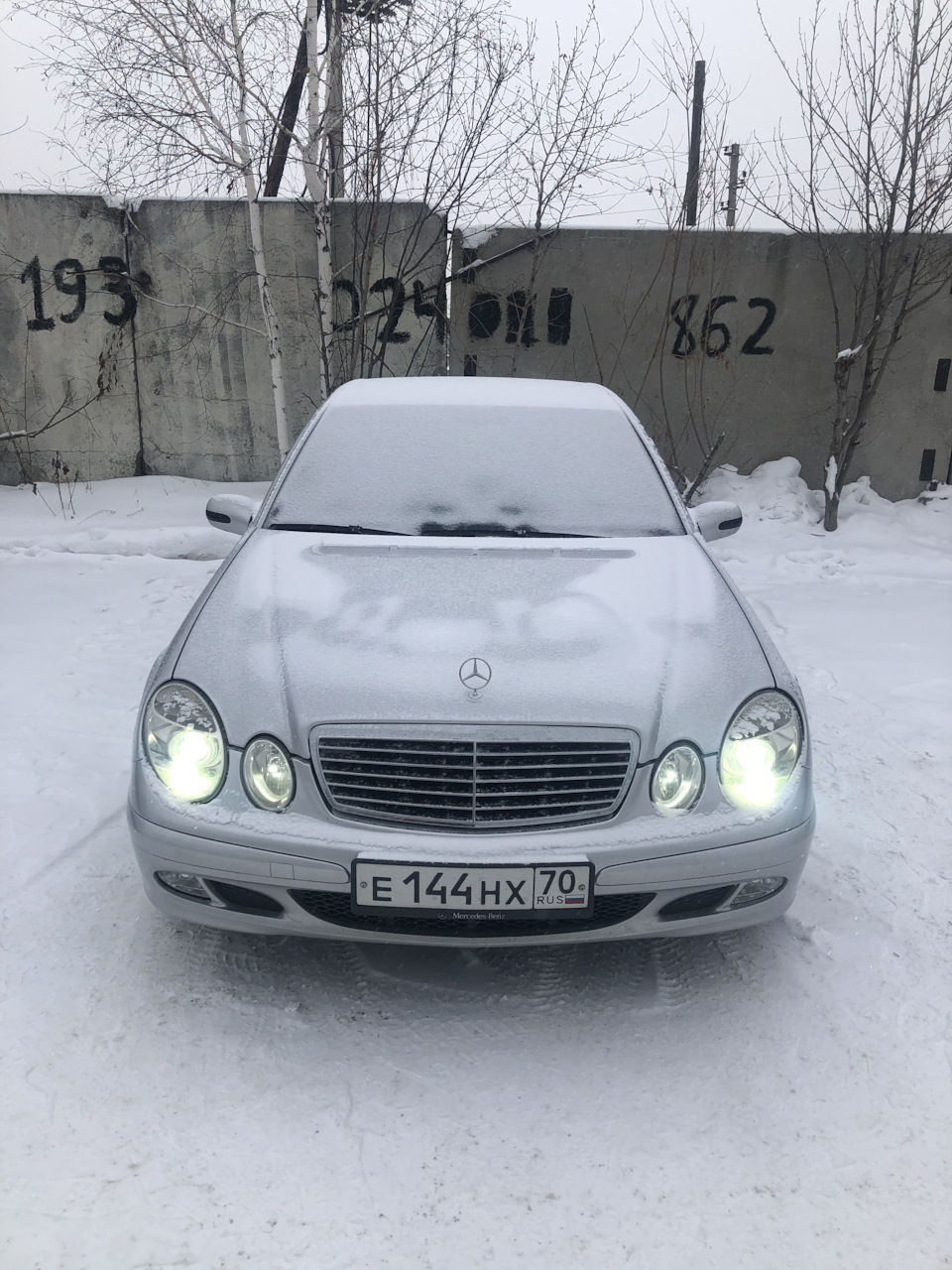 Фото в бортжурнале Mercedes-Benz E-Class (W211)