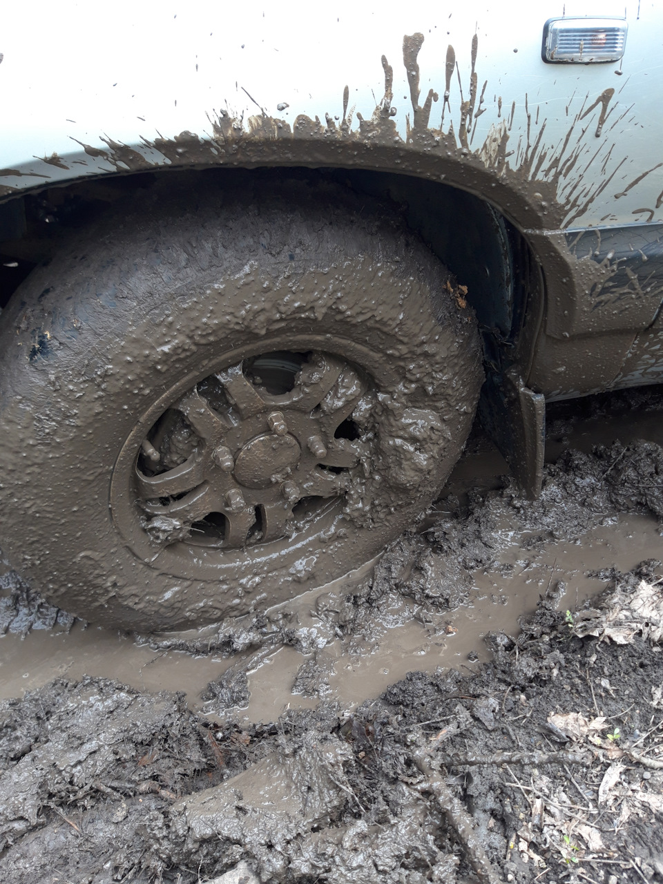 в поисках грязи — Chevrolet Niva GLX
