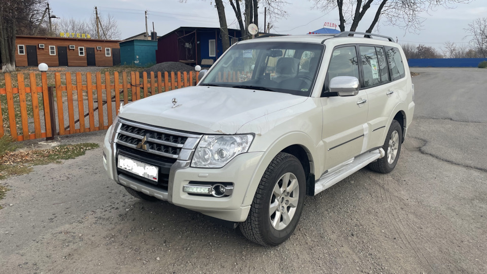 Mitsubishi Pajero Белый Араб х2 3.0/3.8л