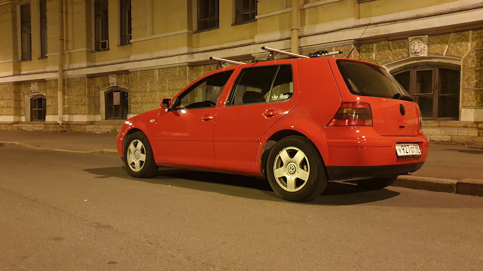 Volkswagen Golf Красный торнадо