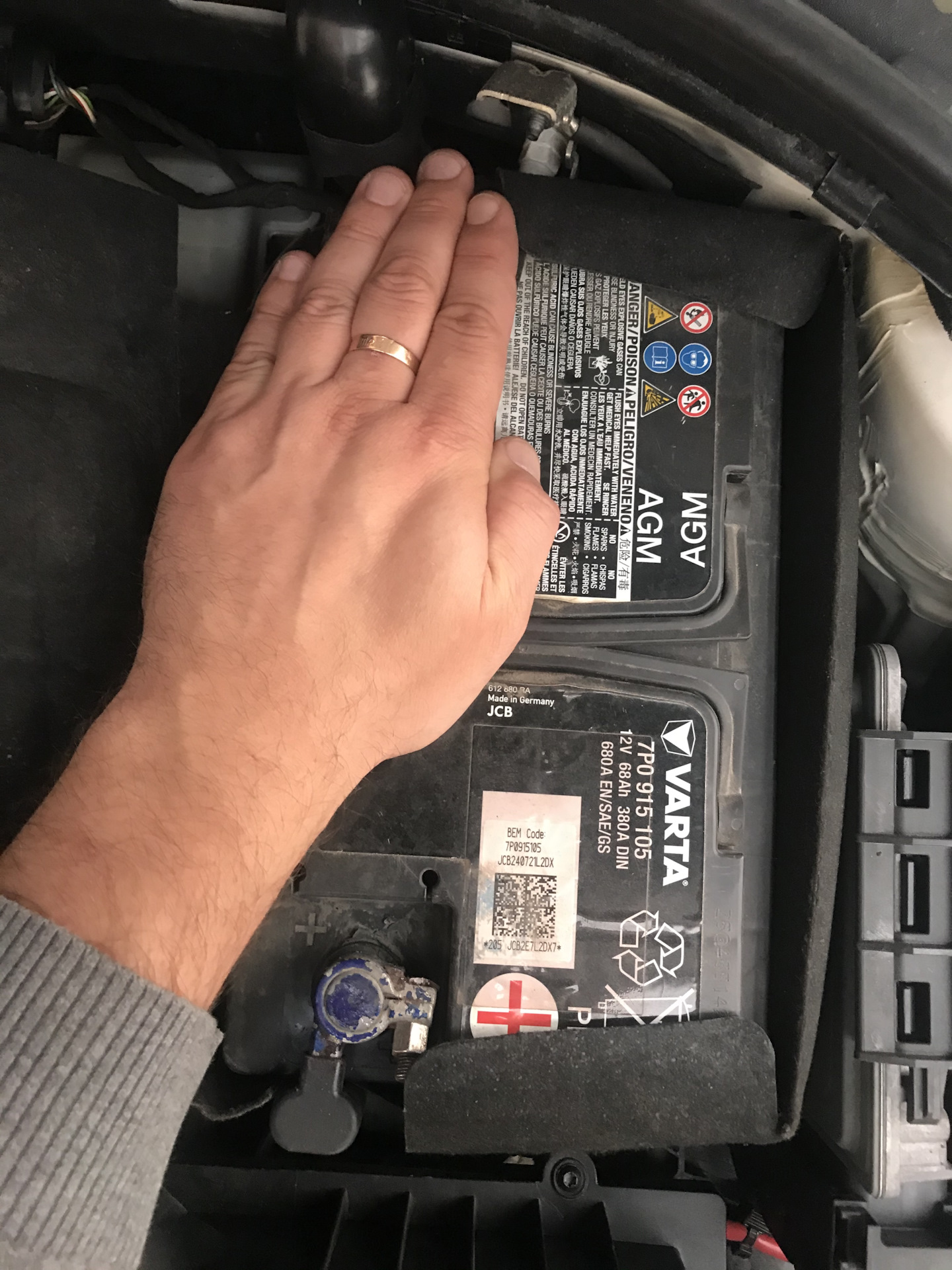 АКБ AGM VAG VARTA 12v 68Ah 680A 380A DIN EN/SAE/GS — 000915105CC